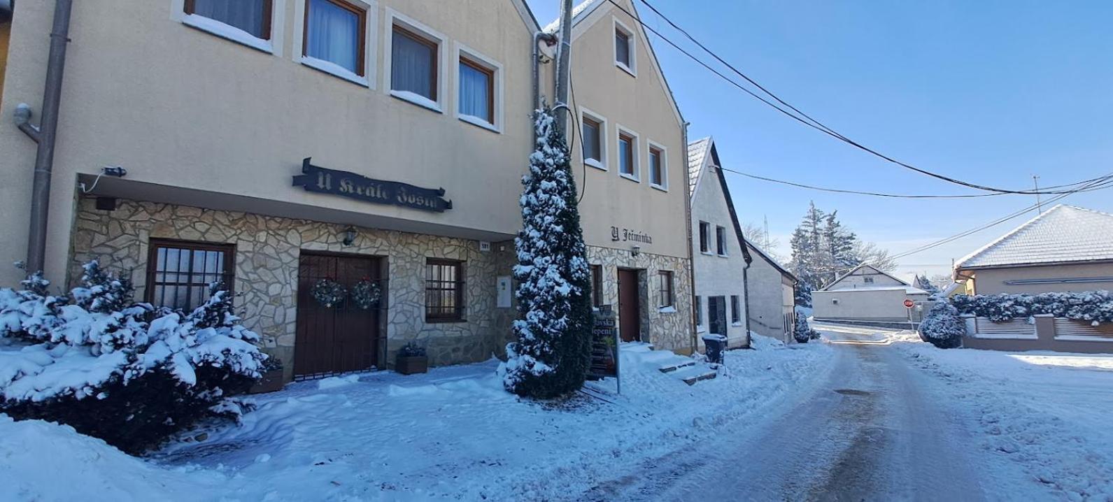 U Jecminka Villa Hlohovec Buitenkant foto