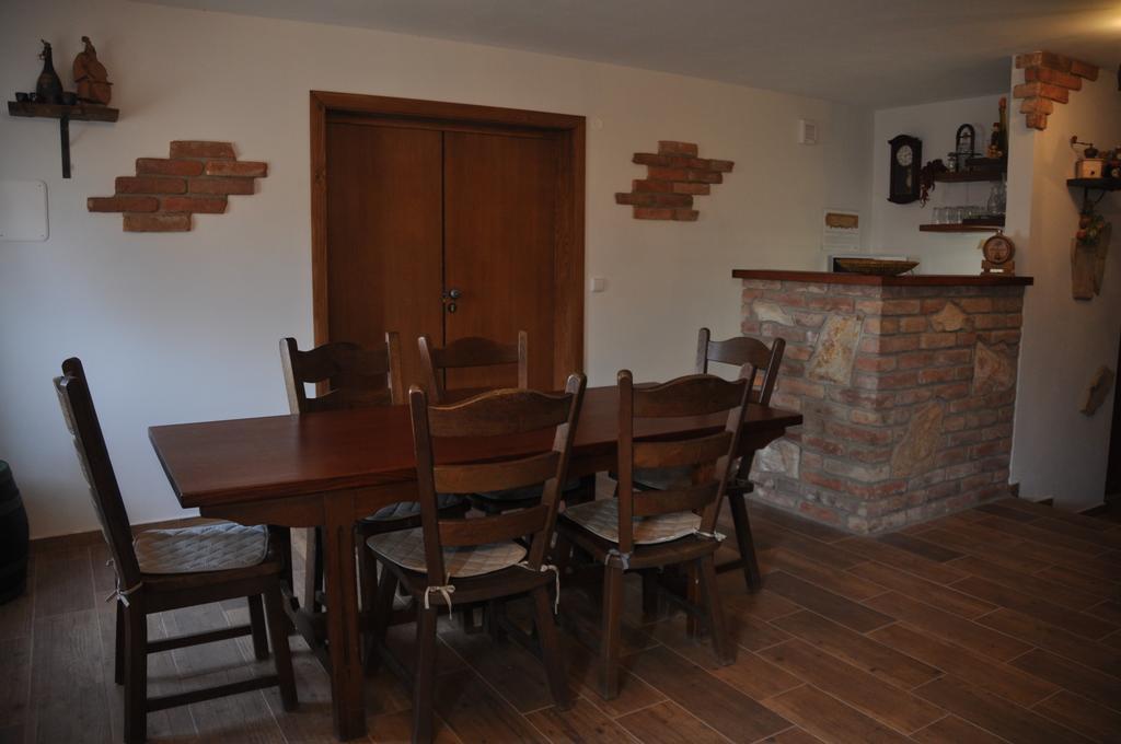 U Jecminka Villa Hlohovec Buitenkant foto